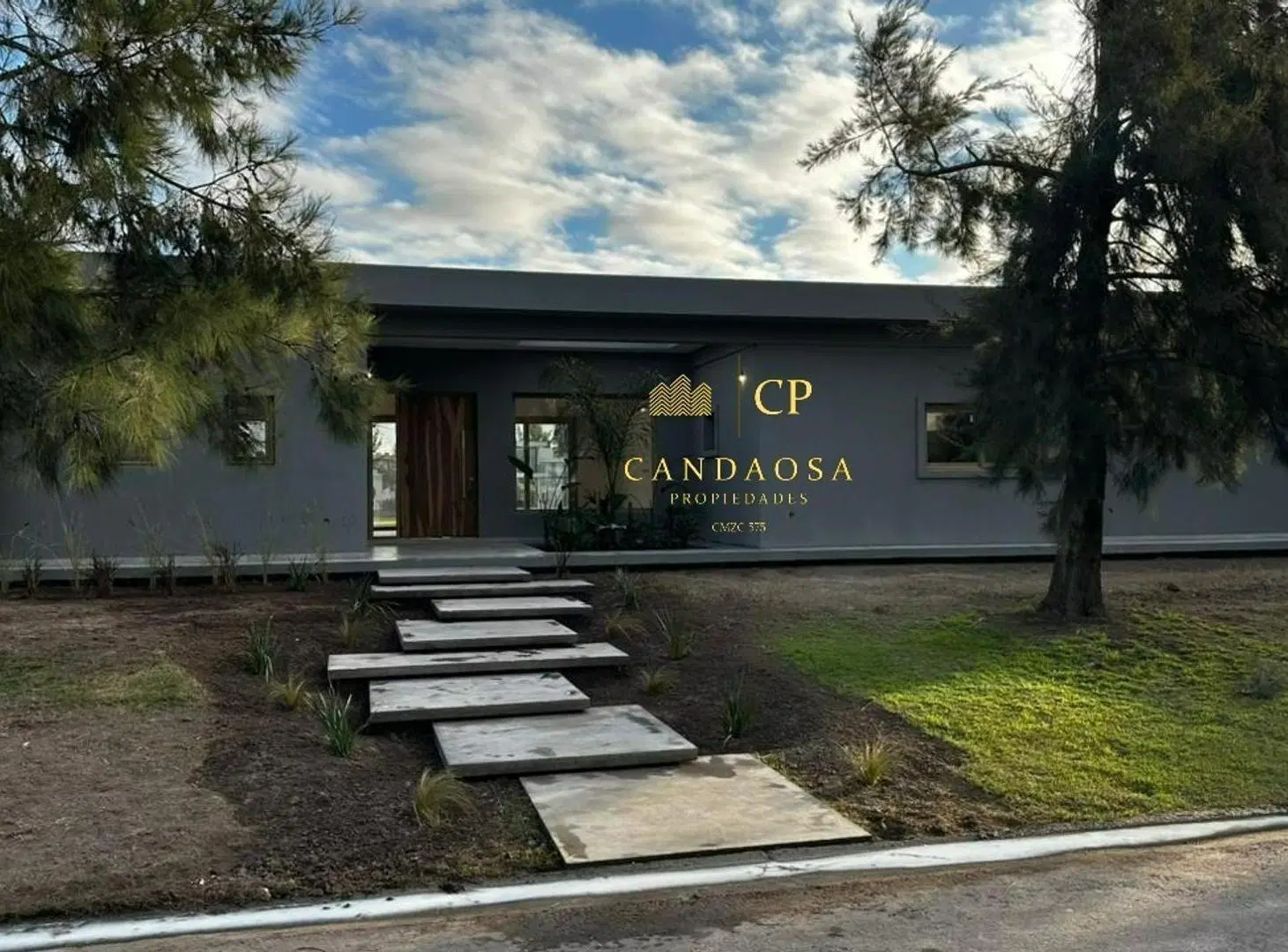 NEV. Casa en venta 5 ambientes en El Naudir a la laguna 3