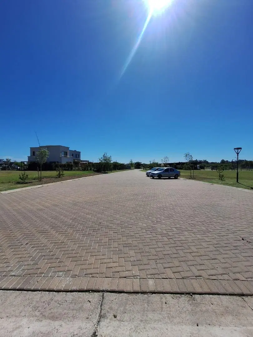 RBS. HERMOSO LOTE INTERNO EN VILLAGE JOVEN, BELLA VISTA. 4