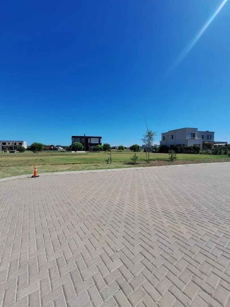RBS. HERMOSO LOTE INTERNO EN VILLAGE JOVEN, BELLA VISTA. 5