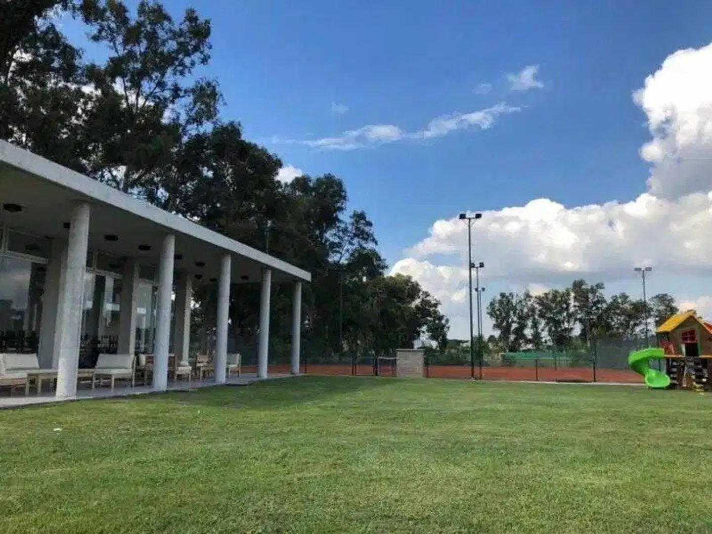 MLM. Hermoso lote a espacio verde en Barrio Santa Lucía, PDE 2