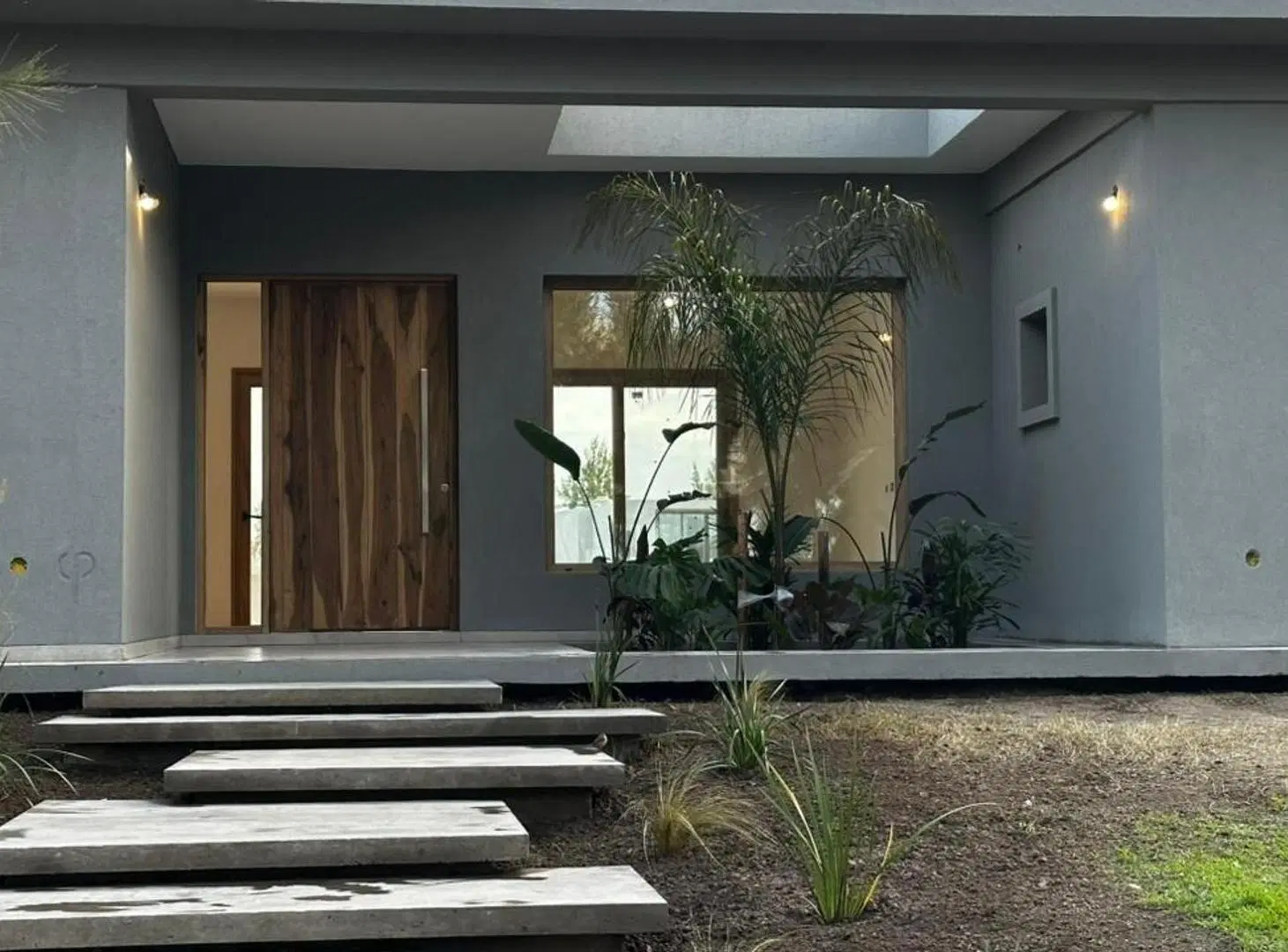 NEV. Casa a la laguna con pileta 5 ambientes en El Naudir 2