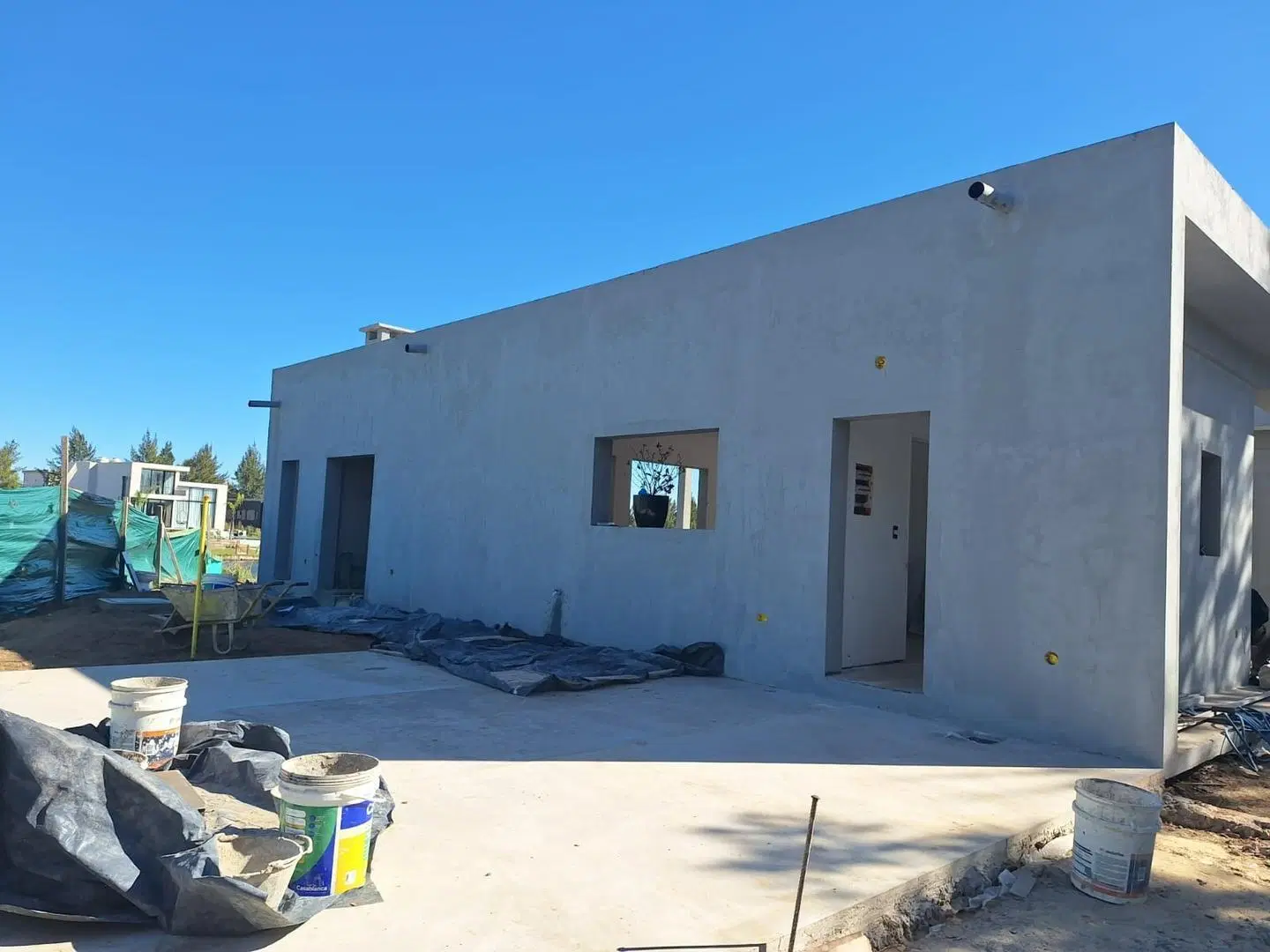 NEV. Casa a la laguna con pileta 5 ambientes en El Naudir 3