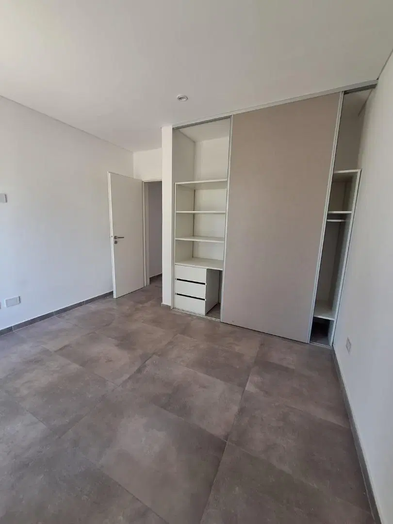 NEV. Casa interna 4 ambientes Santa Sofia - Pilar del este 5