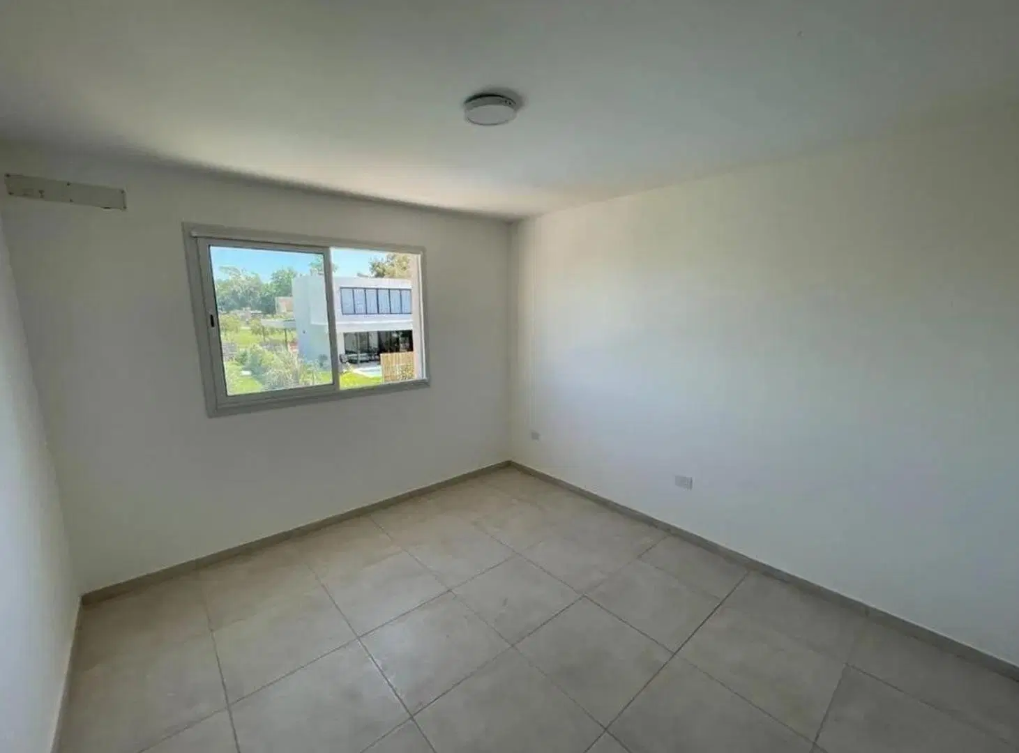 NEV. Casa en venta 4 ambientes en San Ramon - Pilar del Este 5