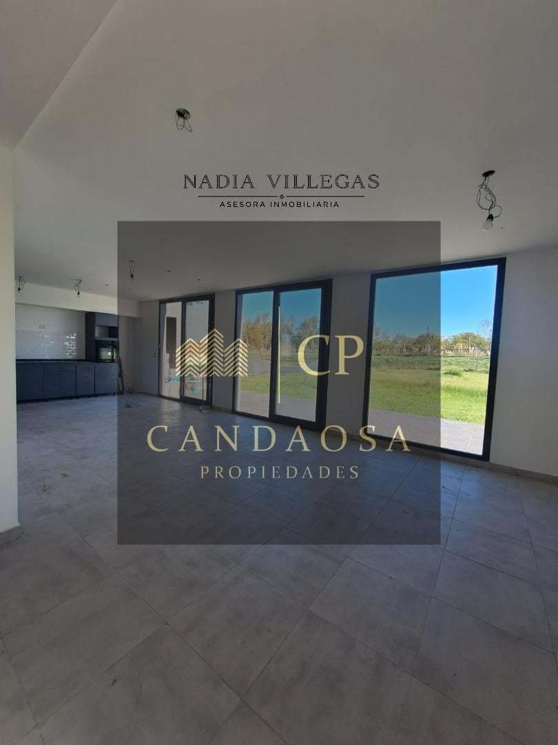 NEV. Casa 4 ambientes en San Sebastian - area 11