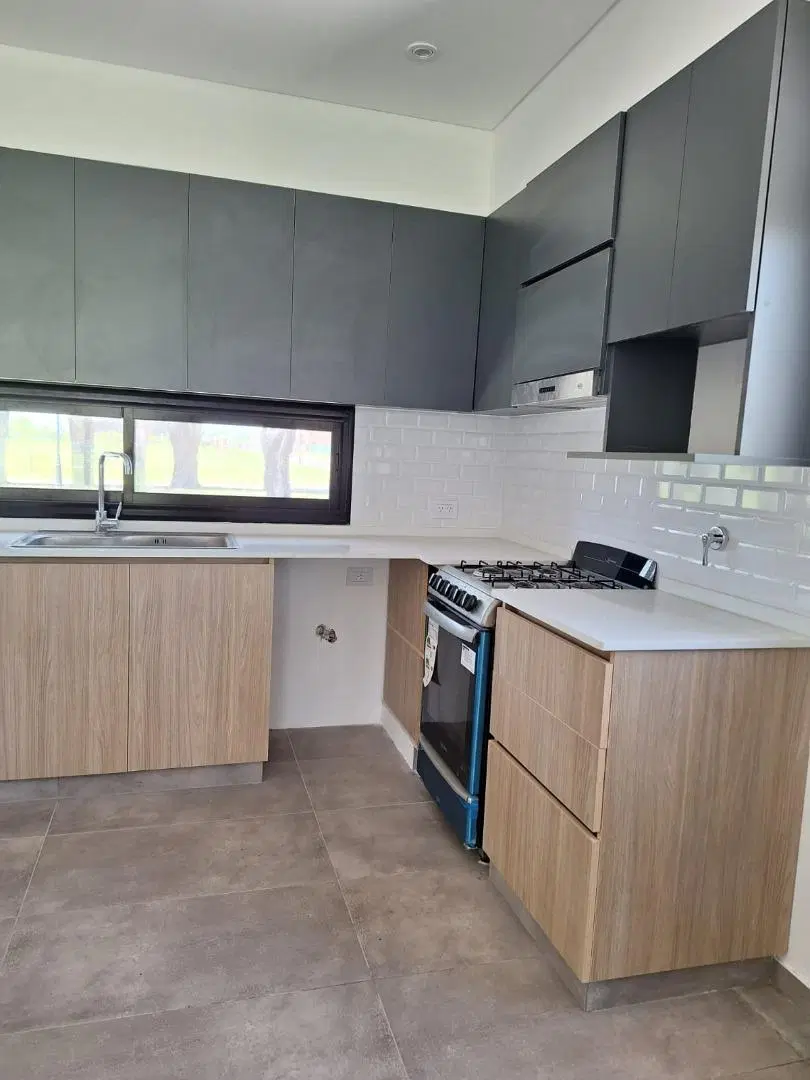 NEV. Casa interna 4 ambientes Santa Sofia - Pilar del este 5