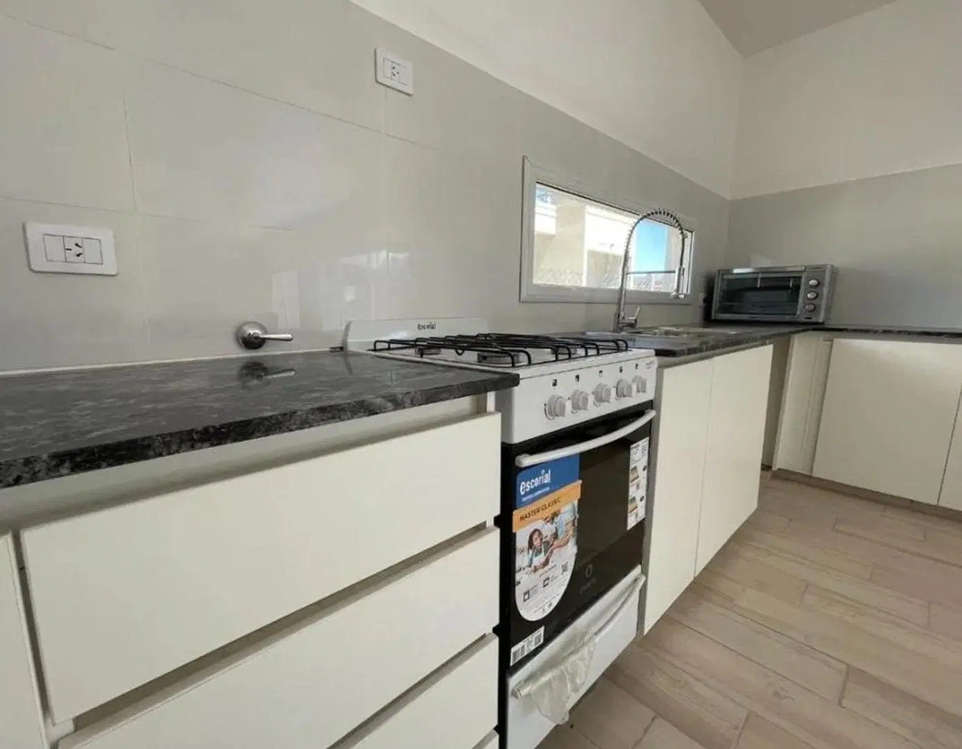 NEV. Casa en venta 4 ambientes en San Ramon - Pilar del Este 5