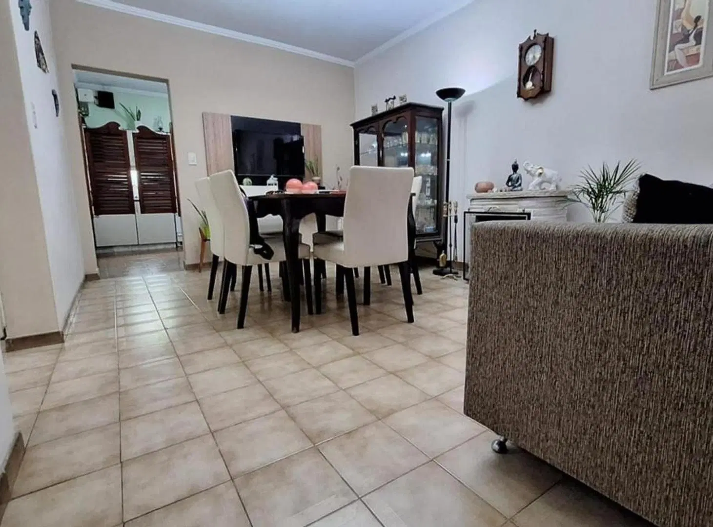 ADG. Casa apta crédito 4 ambientes en San Miguel 3