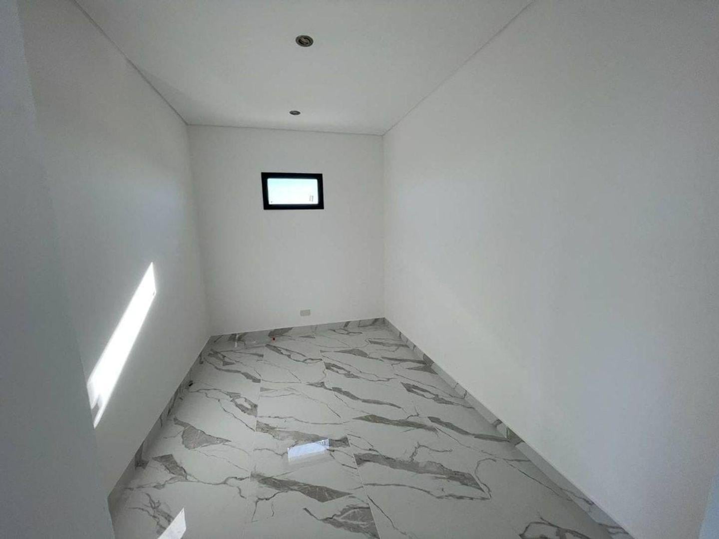 Foto de Nev. Casa a la laguna en San Sebastian con escritura, imagen 1