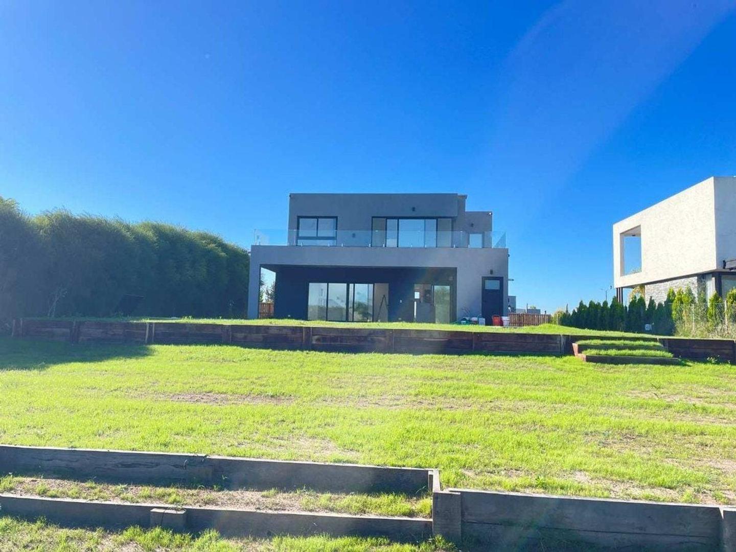 Foto de Nev. Casa a la laguna en San Sebastian con escritura, imagen 3