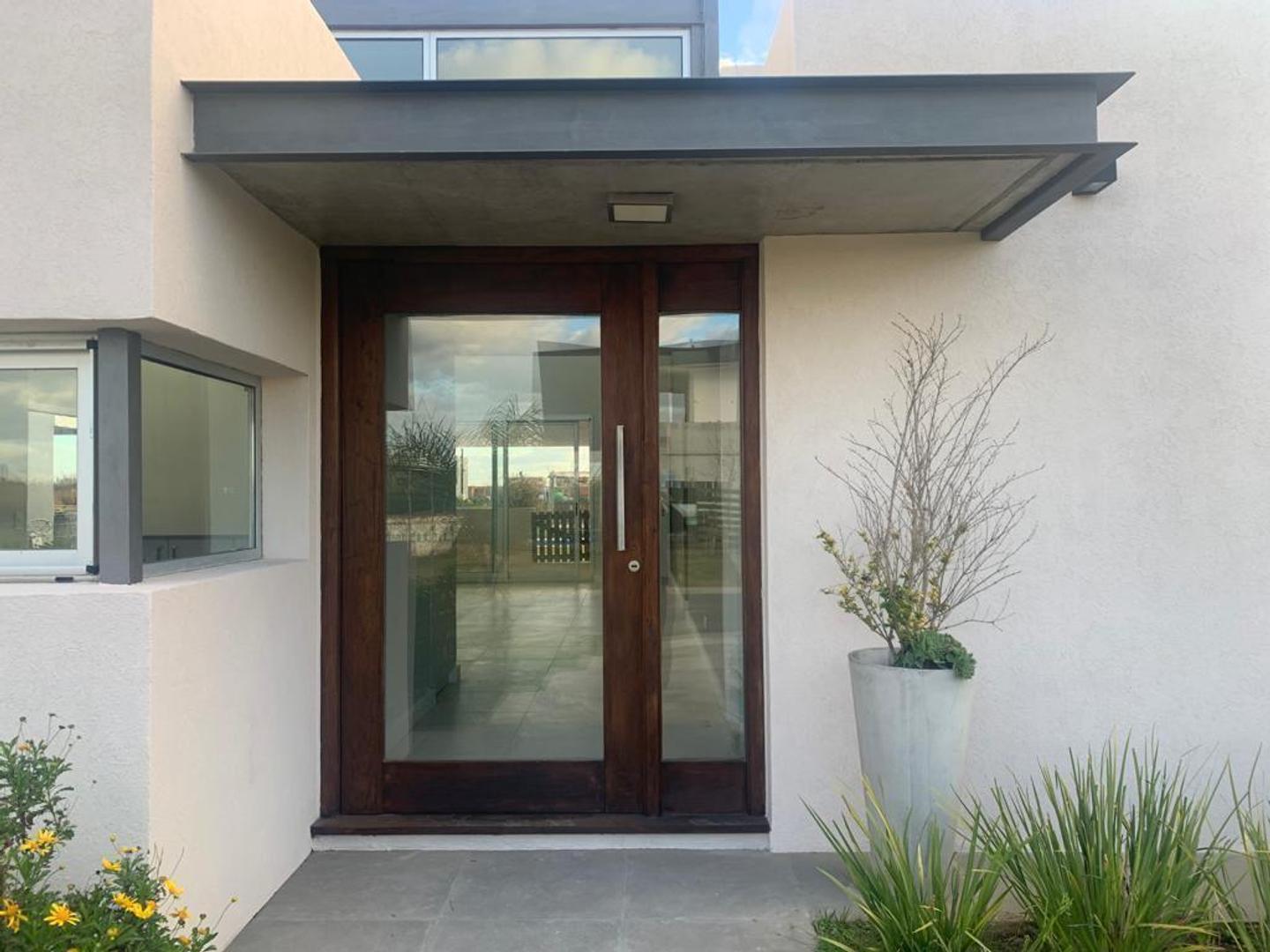 Foto de NEV. Casa 4 ambientes en Puertos del Lago, imagen 2