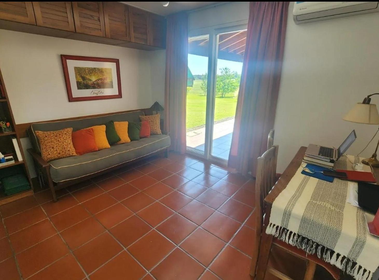 Foto de Excelente Casa en Venta en Barrio Quebradas,Baradero., imagen 2