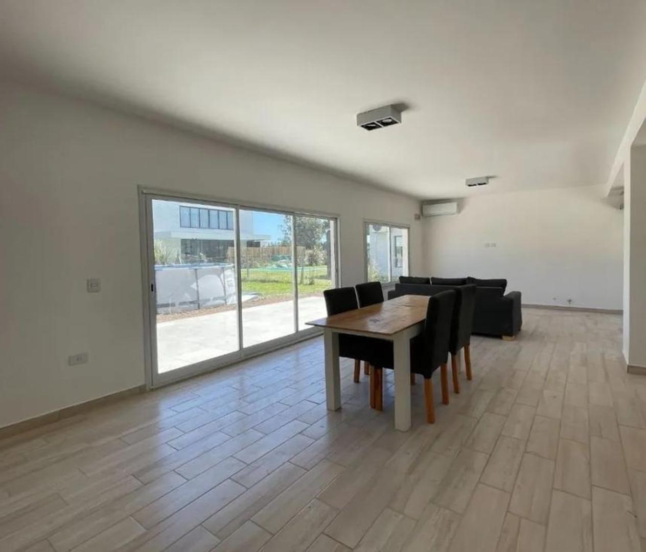 Foto de NEV. Casa en venta 4 ambientes en San Ramon - Pilar del Este, imagen 3