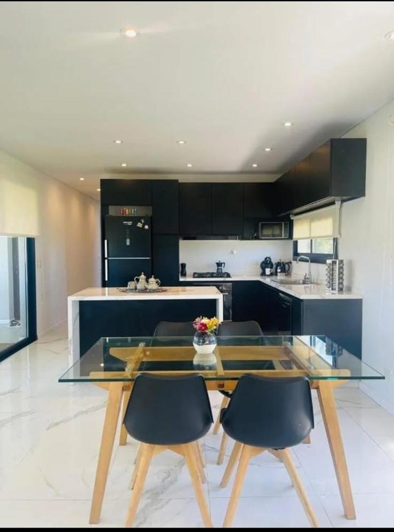 Foto de NEV. Casa a la laguna 6 ambientes El Naudir Aguas Privadas, imagen 4