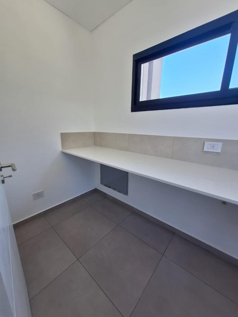 Foto de NEV. Casa interna 4 ambientes en barrio Pilar del este, imagen 3