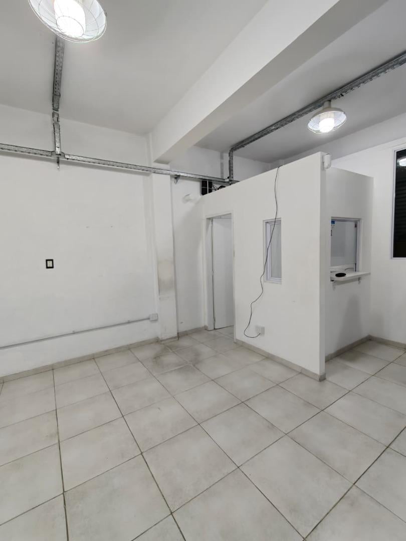 Foto de GRV - ALQUILER EXCELENTE DEPOSITO - COMERCIO EN SAN MIGUEL, imagen 5