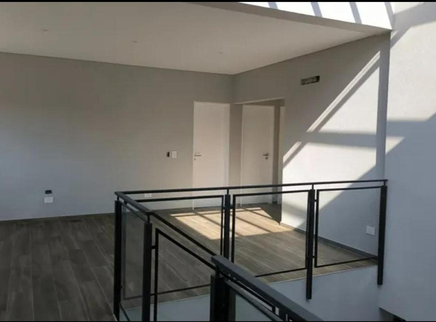 Foto de Casa en venta a la laguna en San Sebastian - Area 1, imagen 2