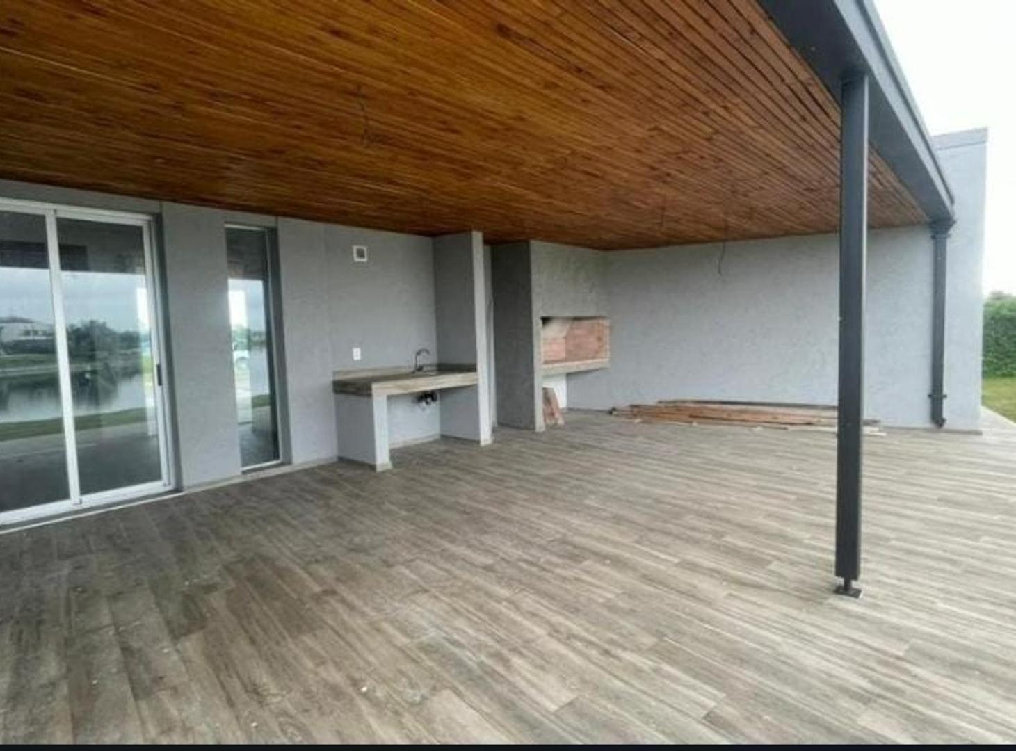 Foto de Casa a la laguna con escritura San Sebastian Area 10, imagen 2