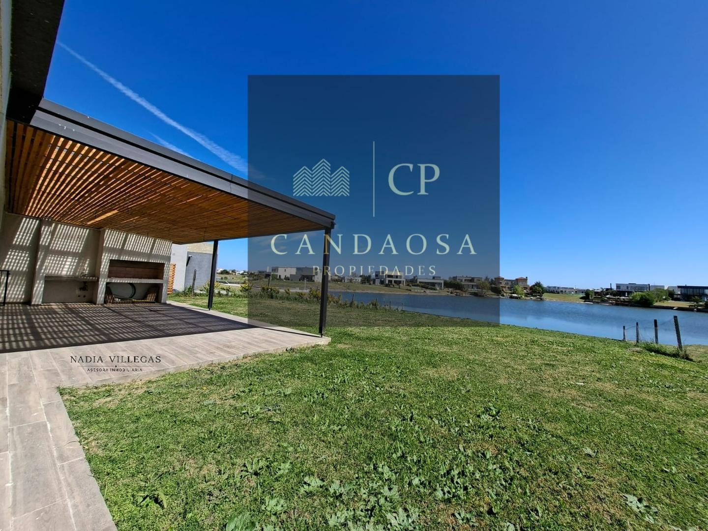 Foto de Casa en venta a la laguna en San Sebastian - Area 1, imagen 1
