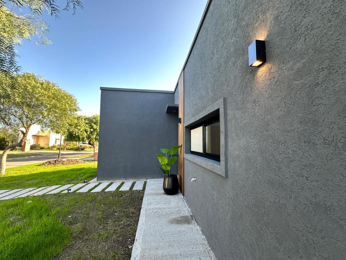 Foto de RAM. Hermosa casa moderna en San Ramon, Pilar Del Este, imagen 3