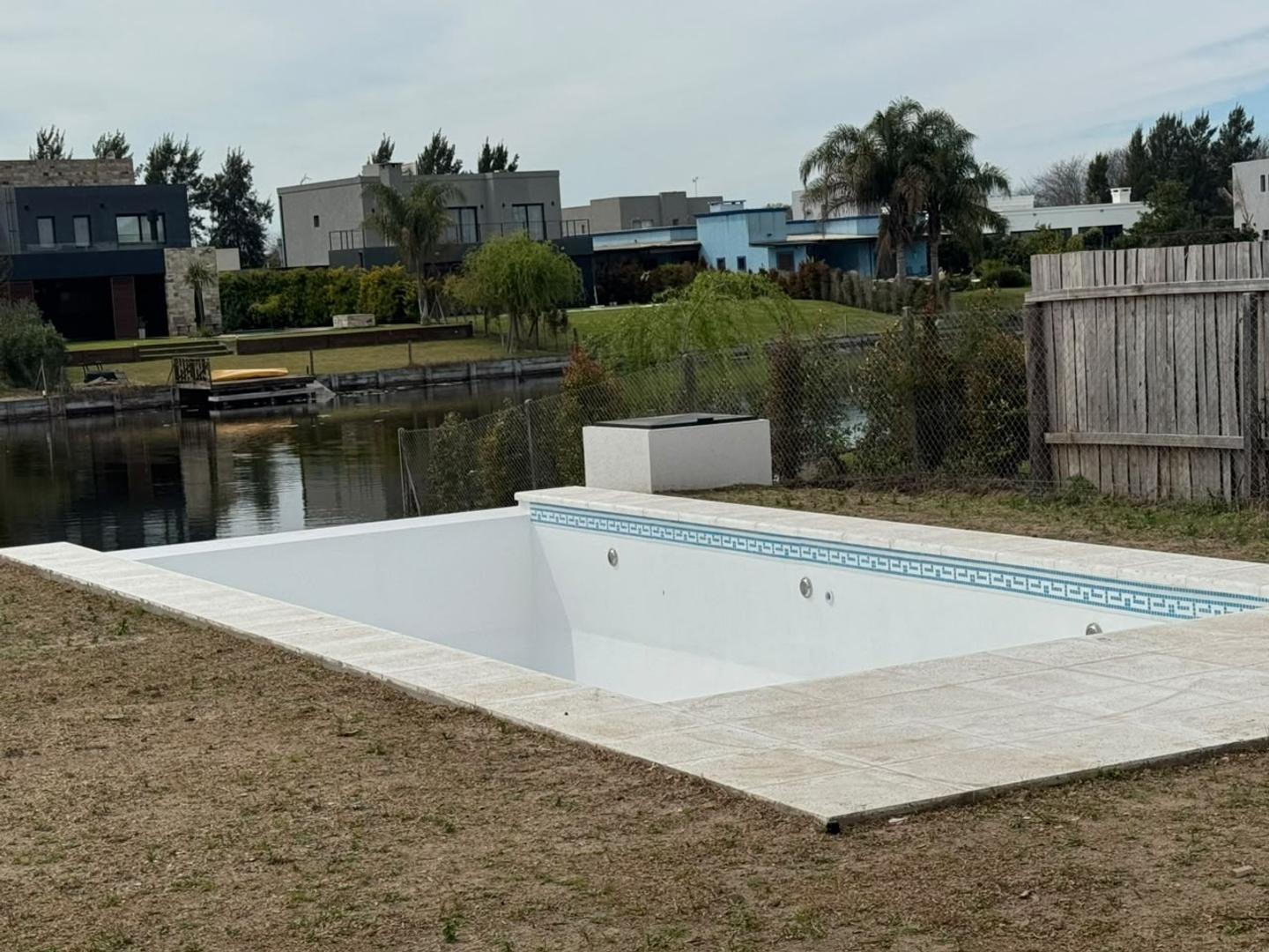 Foto de CASA VENTA BARRIO SAN MATIAS A LA LAGUNA, MUELLE Y PISCINA, imagen 4