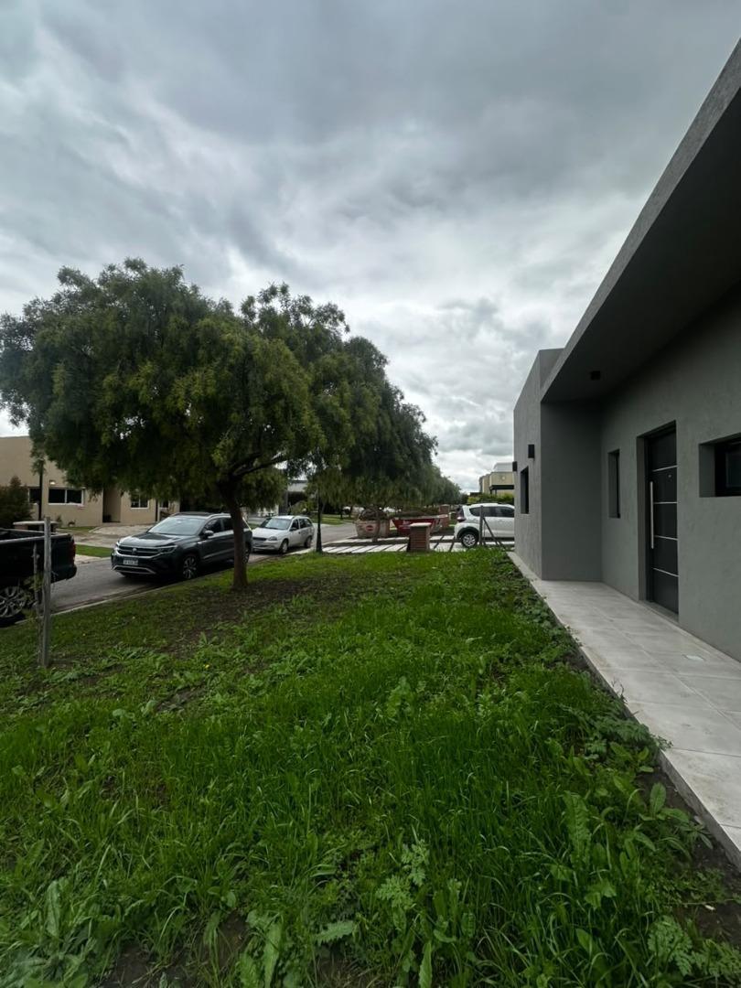 Foto de MLM. Increíble casa a estrenar en Barrio San Ramón, PDE, imagen 1