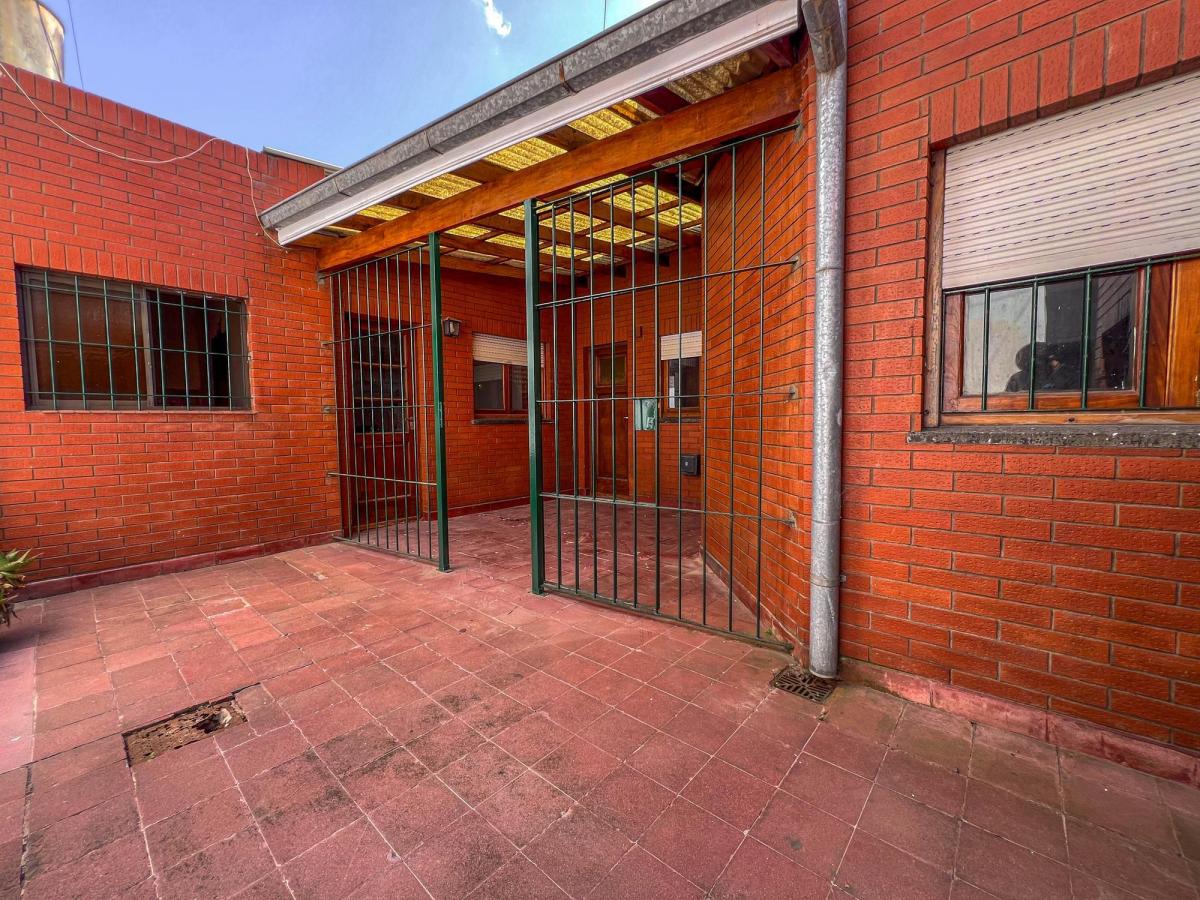 Casa PH 3 Amb. en Planta Baja - Av J. P. Ramos y San Salvador 2