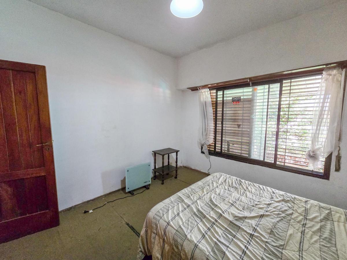 En Block: Chalet 5 Amb. + 3 Deptos + 2 Locales - Strobel y O. y Gasset 1