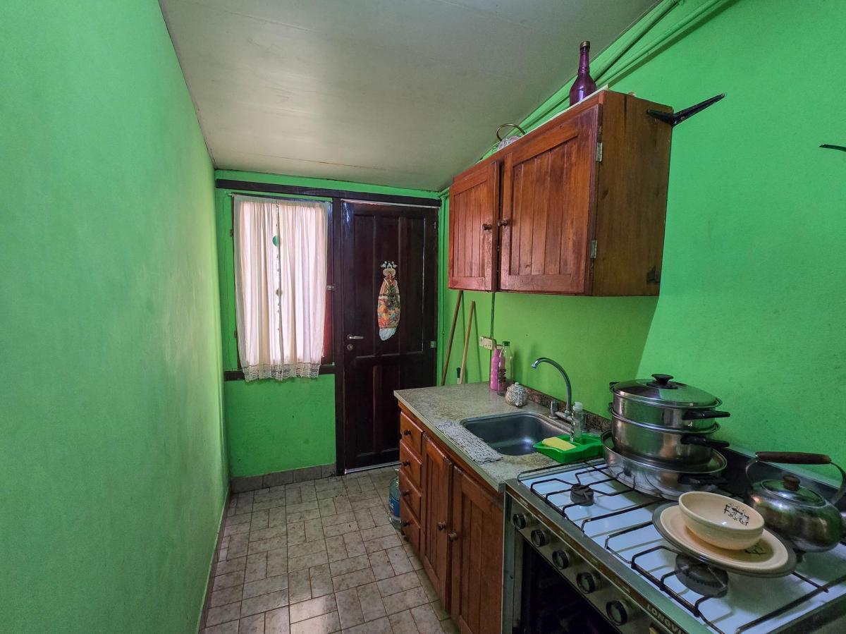 Chalet 4 Amb. Quincho, Garage + Local/depto - Carasa y Av J. P. Ramos 4
