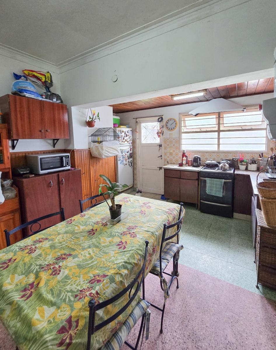 Chalet 3 Amb con Parque + Depto. 3 Amb con Garaje - C. Villar y Carasa 5