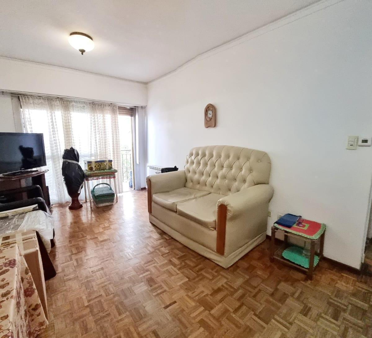 Foto de Departamento 3 amb. externo c/ espacio de cochera - Salta y Av. Luro, imagen 5