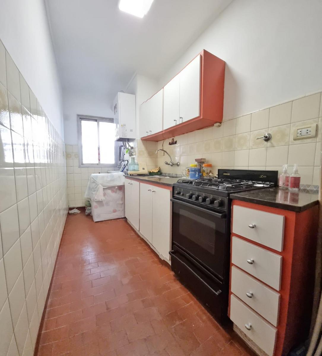 Departamento 3 amb. externo c/ espacio de cochera - Salta y Av. Luro