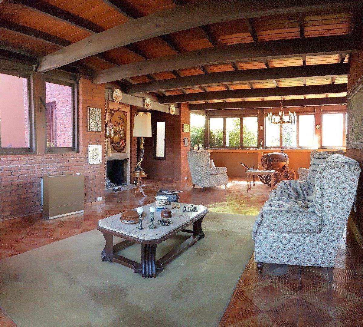 Chalet 6 Amb. con Garage, Parque y Quincho - Almafuerte y Lamadrid 1