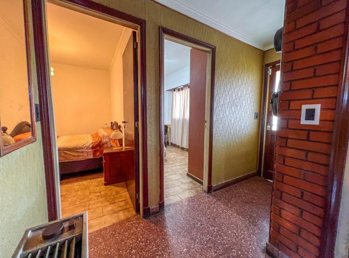 Casa Ph 3 amb. (P.A) con terraza- Av. J. P. Ramos y San Salvador 5