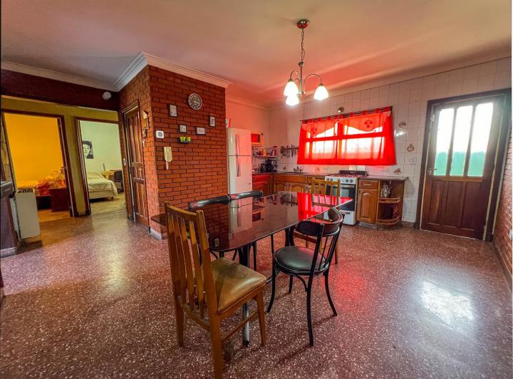 Casa Ph 3 amb. (P.A) con terraza- Av. J. P. Ramos y San Salvador 1