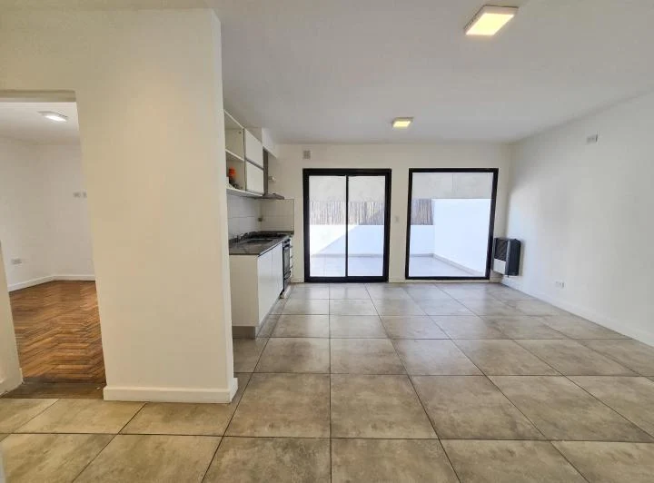 Departamento 2 amb. con terraza y esp. p/ auto -  San Martin y Neuquén 4