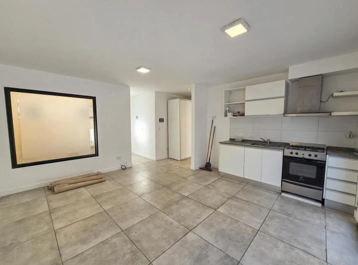 Departamento 2 amb. con terraza y esp. p/ auto -  San Martin y Neuquén 3