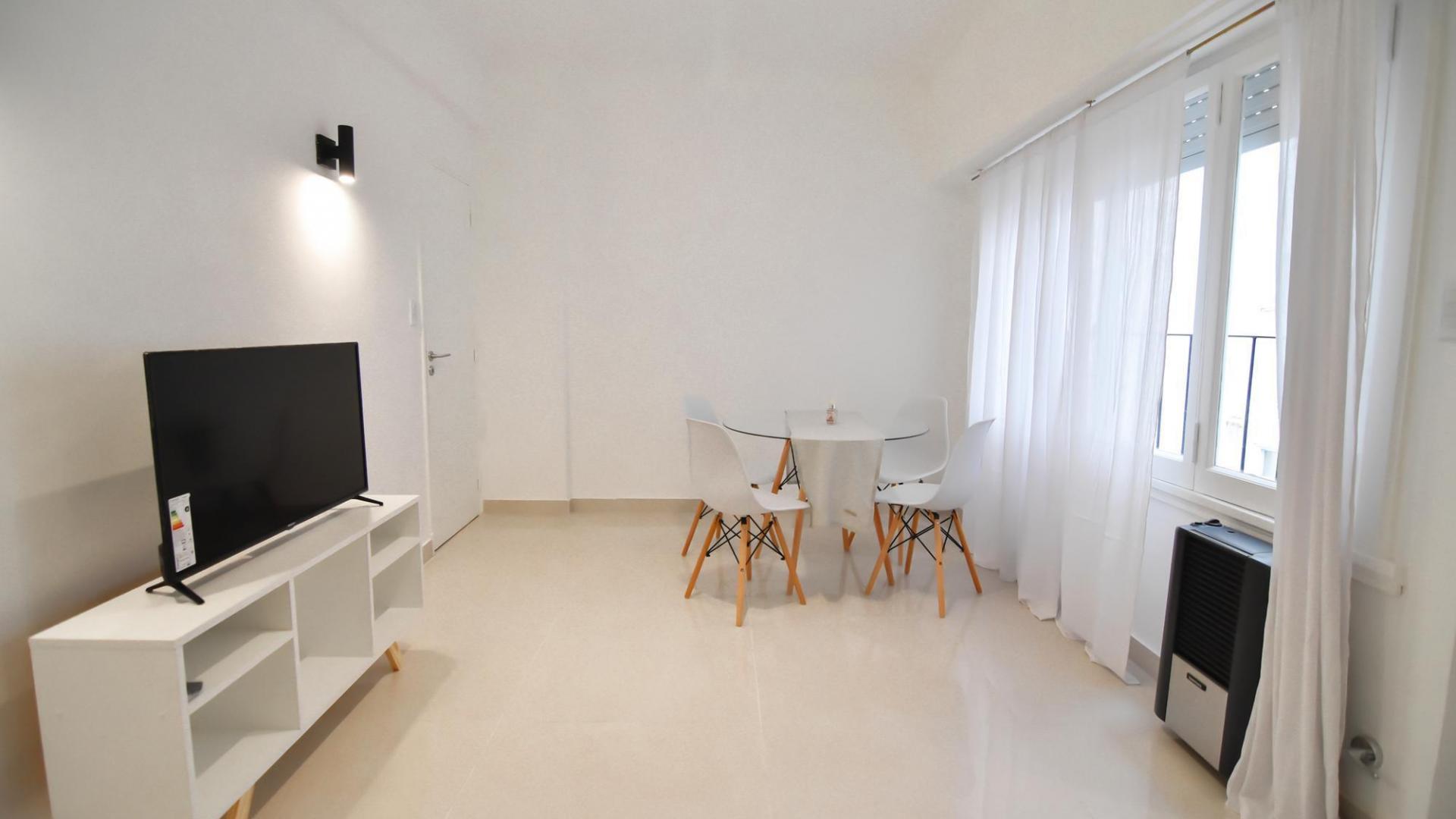 Departamento 2 amb. Interno- Ap. Credito-Reciclado -Av. Colón y Bs. As