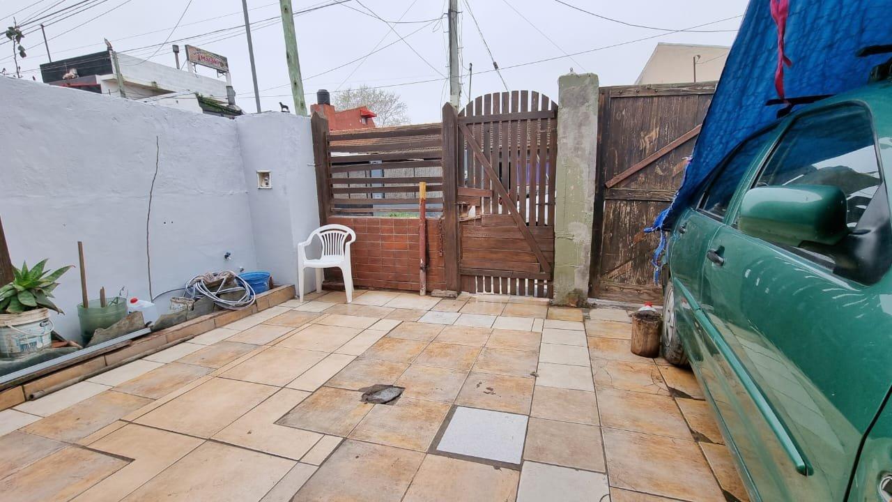 Foto de Casa 3 ambientes con patio- Dante Alighieri bis y Juan A. Peña, imagen 2