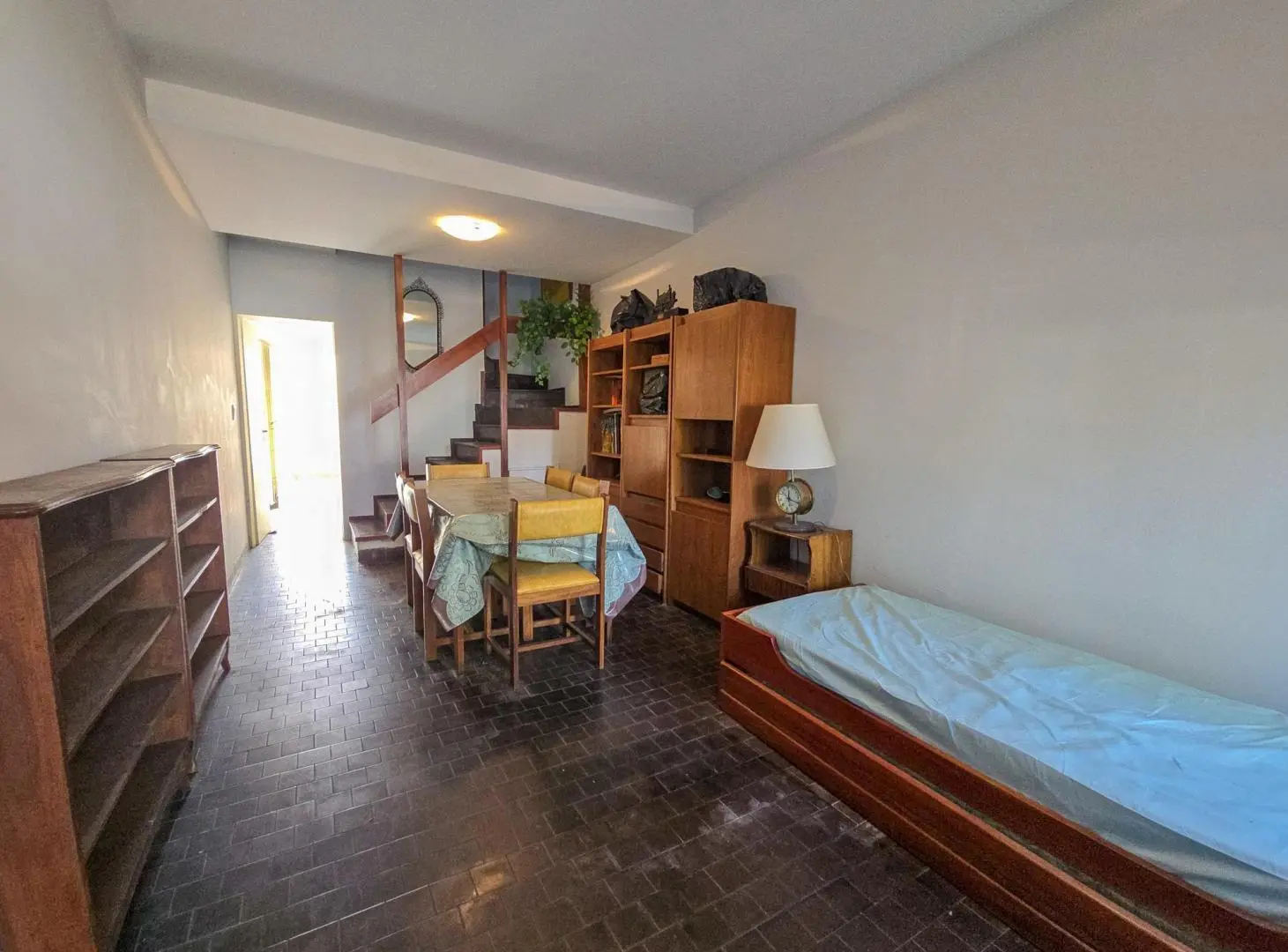 Dúplex 4 amb. con patio y e/ para vehículo - French y Funes 5