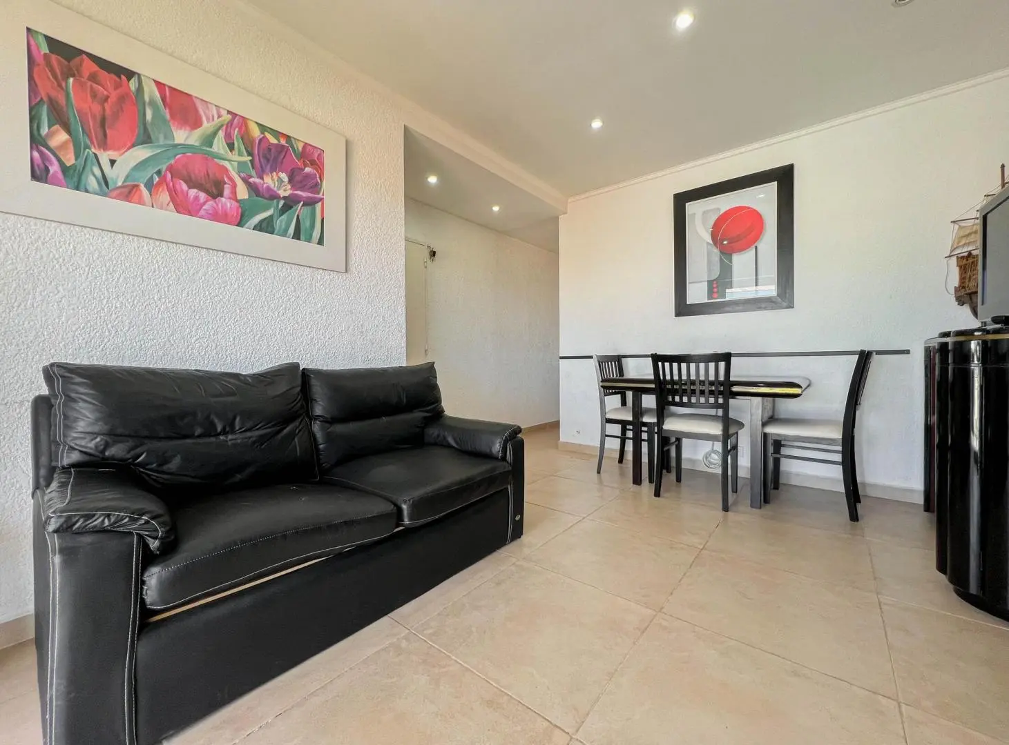 Departamento 3 amb. c/ balcon + esp. p/ auto. Reciclado- Punta Mogotes 3