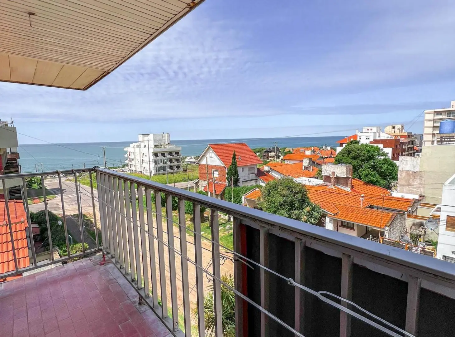 Departamento 3 amb. c/ balcon + esp. p/ auto. Reciclado- Punta Mogotes 2