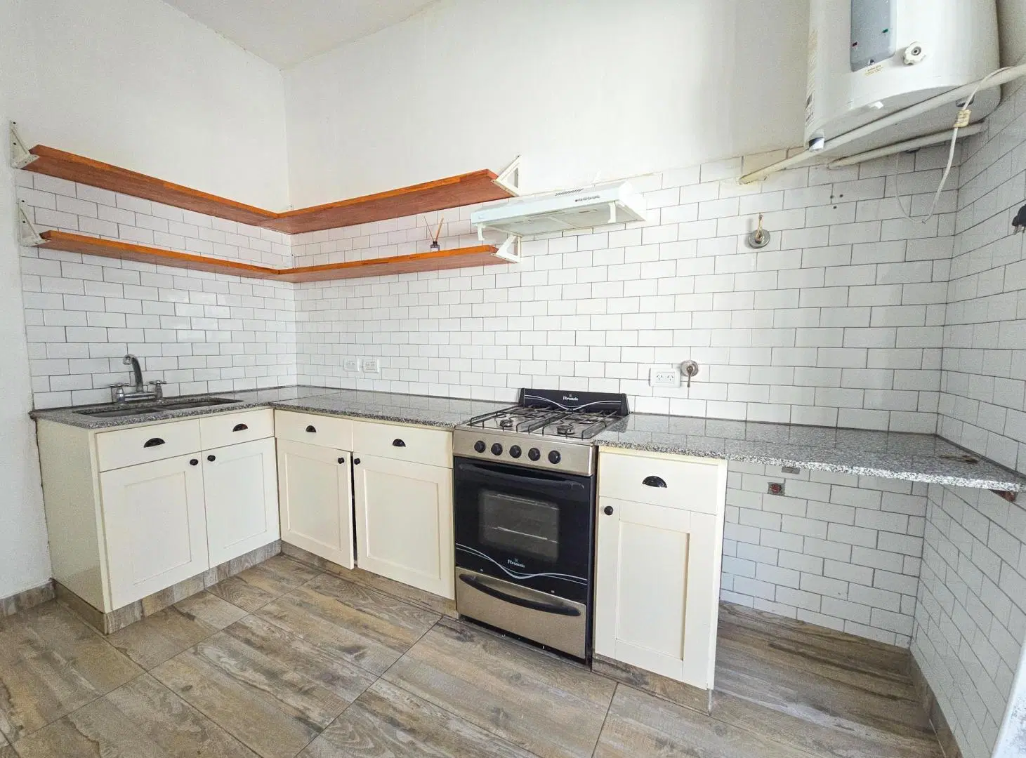 Departamento PH 3 amb. con patio - Rivadavia y Dorrego 5