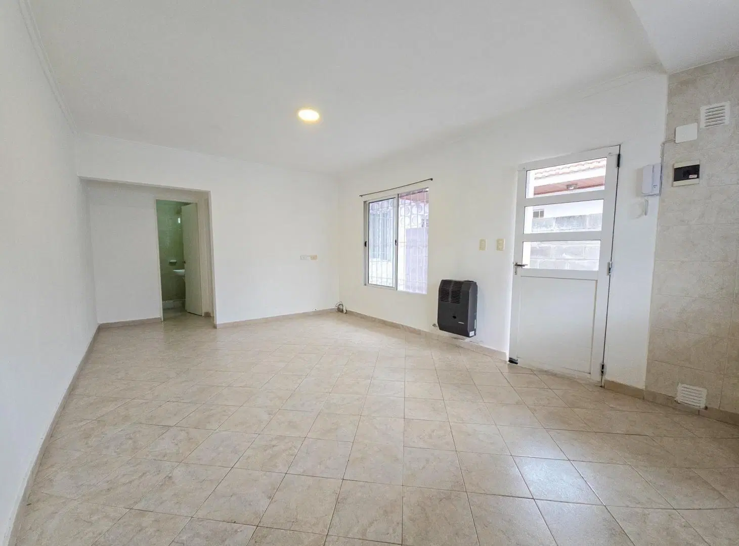 Departamento PH 2 amb. con patio - R. S. Peña y Gaboto 2