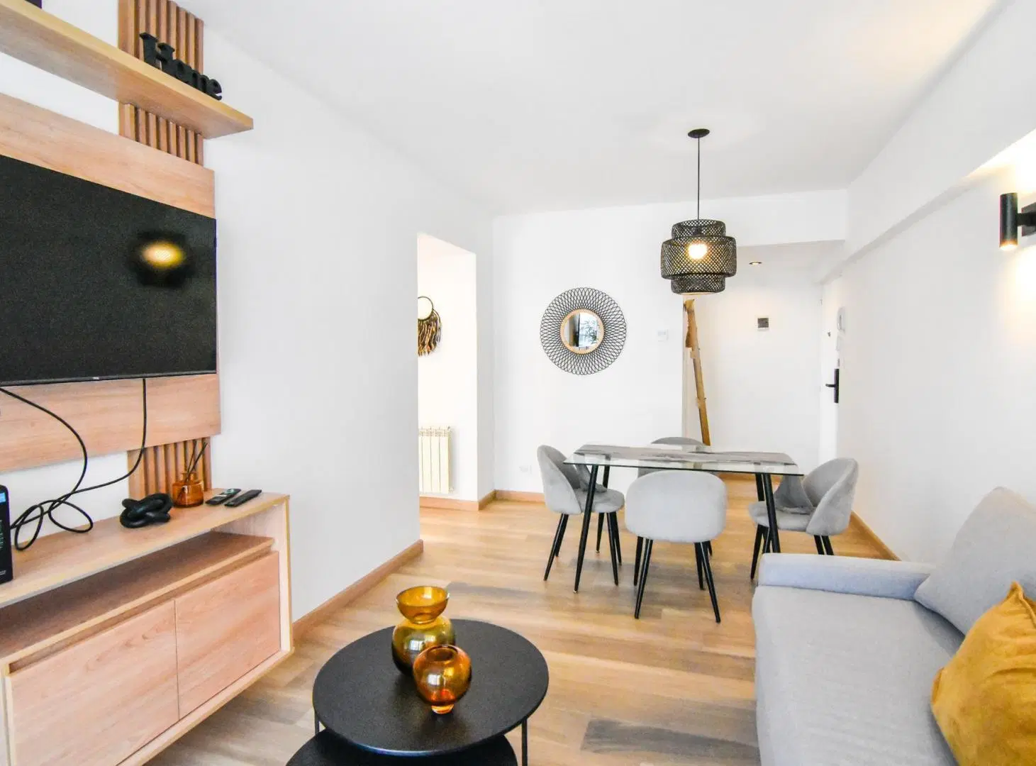 Departamento 2 amb. con balcón francés - A. Brown y Lamadrid 5
