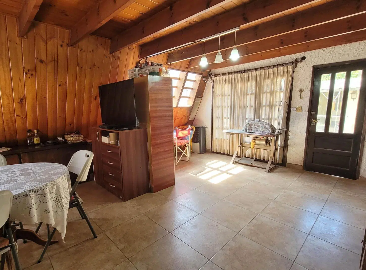 Casa Alpino 4 amb. - Vucetich y Av. Mario Bravo 3