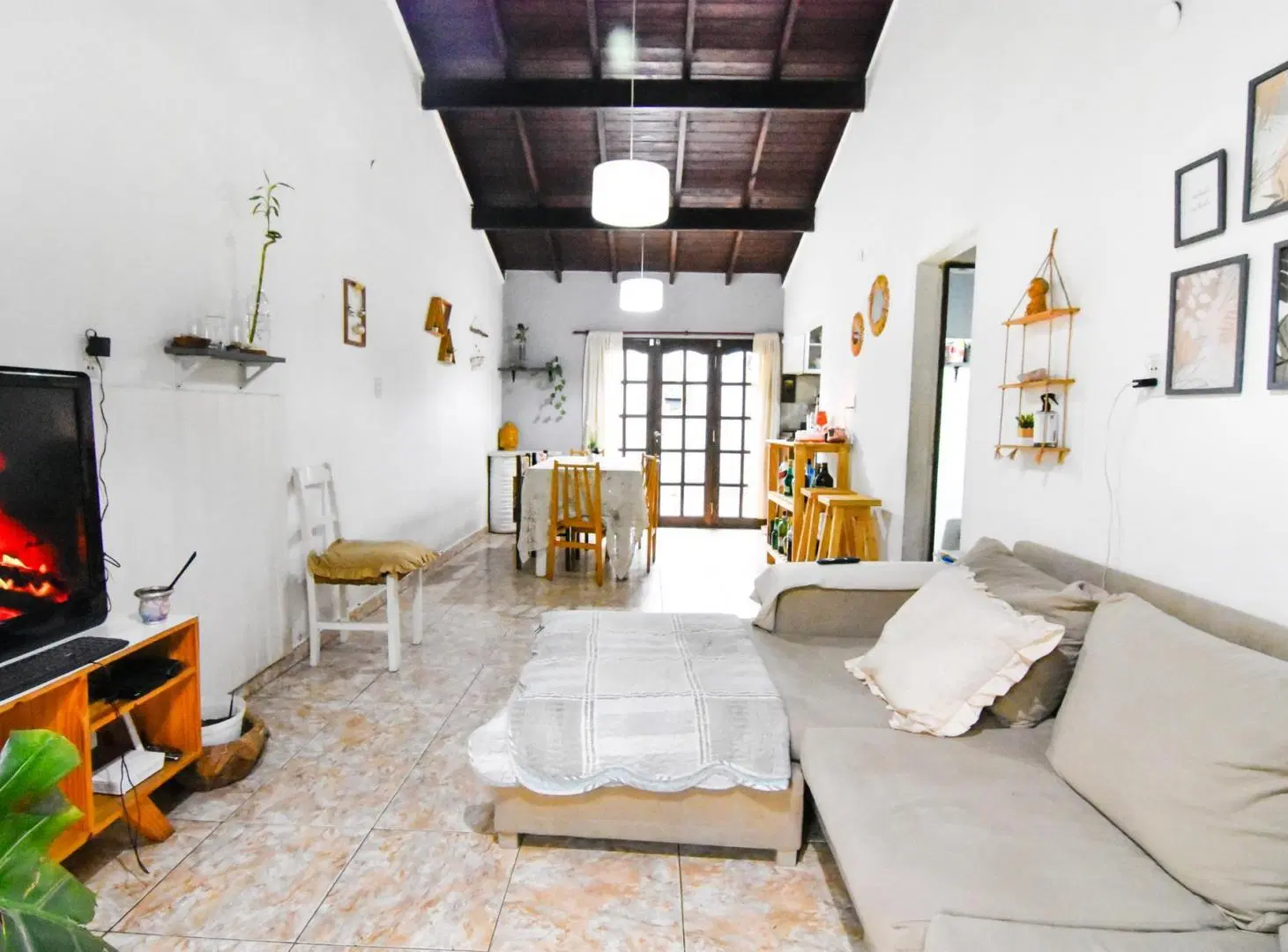 Casa 3 ambientes. Garaje y patio. Marcelo. T. de Alvear y Azopardo 2