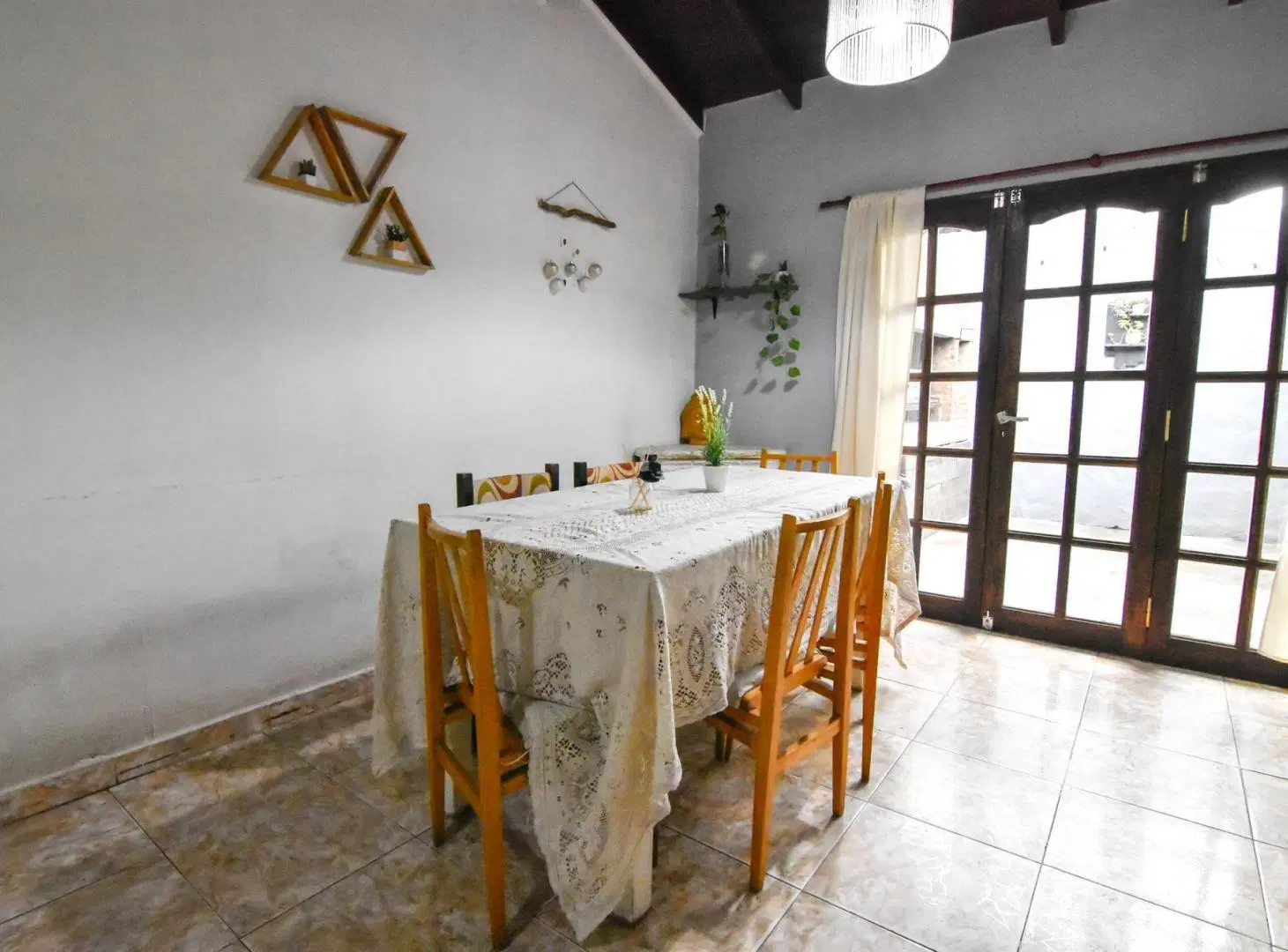 Casa 3 ambientes. Garaje y patio. Marcelo. T. de Alvear y Azopardo 5