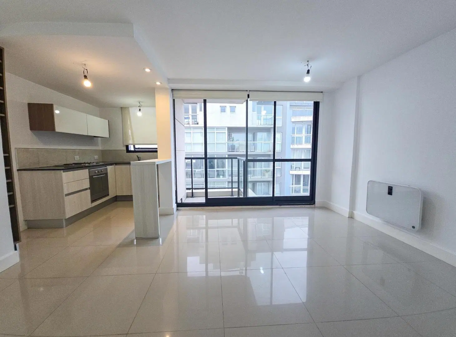 Departamento 2 amb. con balcón y espacio p/ auto - Gascón y San Luis 2