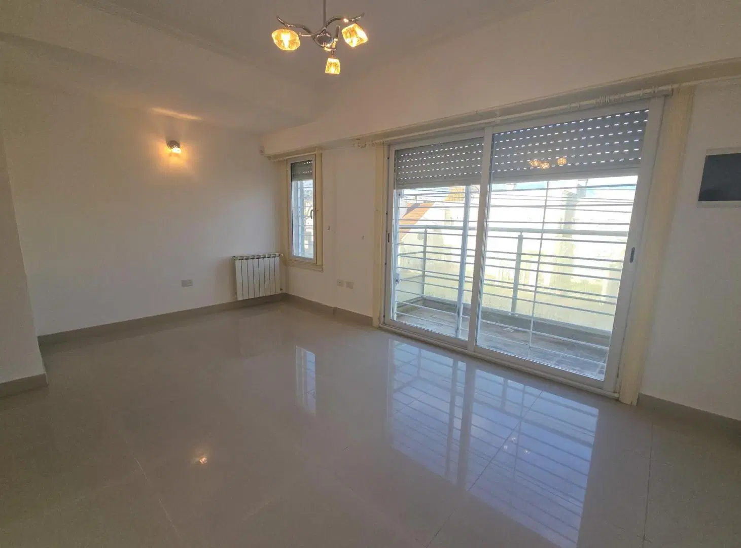 Dúplex 4 amb. con balcón y terraza - Olavarría y Larrea 3